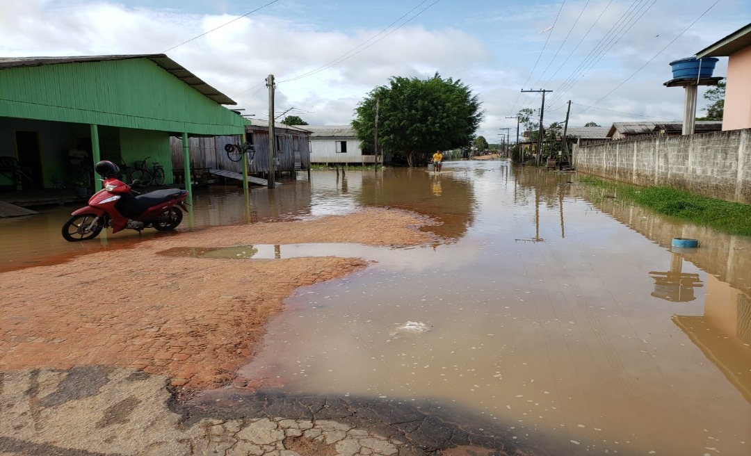 Rio Tarauacá continua subindo e situação preocupa autoridades